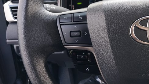 Used 2025 Toyota Camry LE image 21