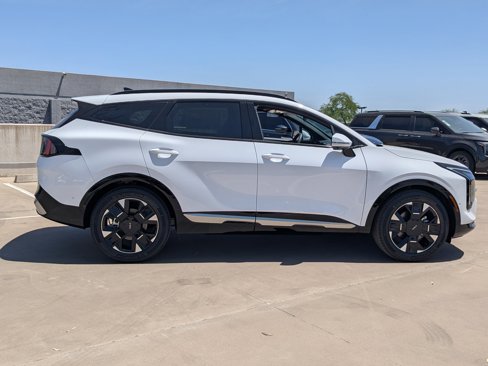 New 2026 Kia Sportage SX image 2