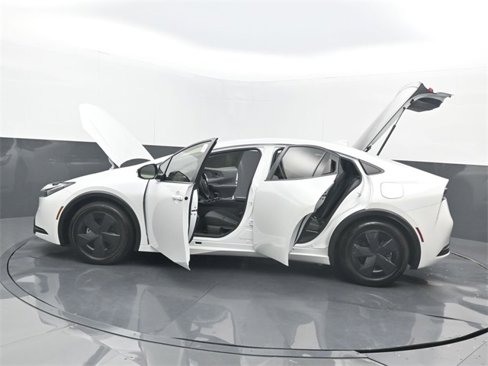 Used 2024 Toyota Prius LE image 27