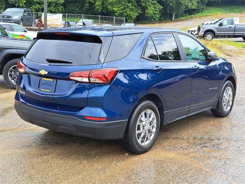 Used 2022 Chevrolet Equinox LS w/ LS Convenience Package image 5