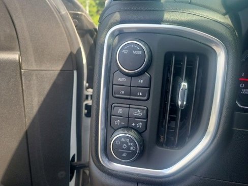 Used 2022 Chevrolet Silverado 2500 LTZ w/ LTZ Convenience Package image 27
