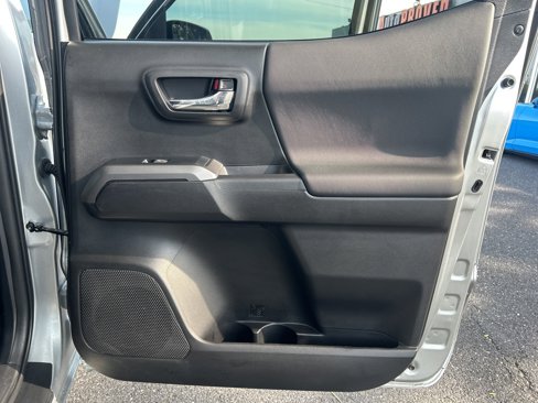 Used 2023 Toyota Tacoma TRD Off-Road w/ Technology Package image 38