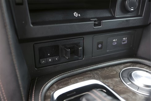 Used 2021 Nissan Armada Platinum w/ Captain's Chairs Package image 22
