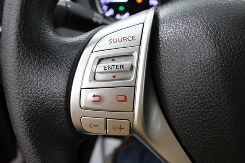 Used 2015 Nissan Rogue SV image 30