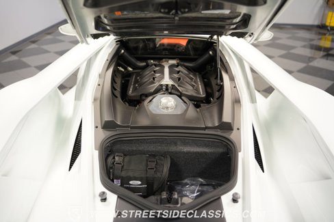 Used 2017 Ford GT image 3