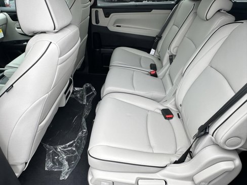 New 2026 Honda Odyssey Touring image 8