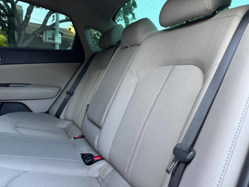 Used 2016 Kia Optima LX image 19