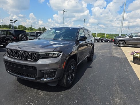 New 2025 Jeep Grand Cherokee L Summit image 3