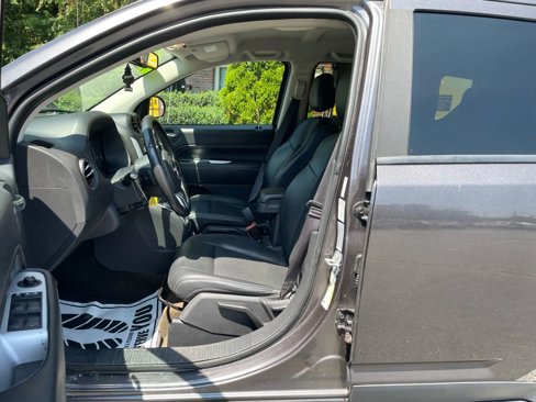 Used 2017 Jeep Compass Latitude image 14