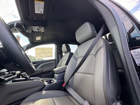 New 2026 Chevrolet Colorado ZR2 image 11