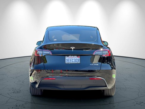 Used 2023 Tesla Model Y Long Range image 5