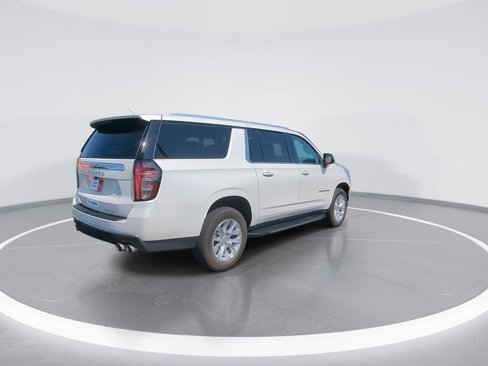 Used 2024 Chevrolet Suburban Premier image 8