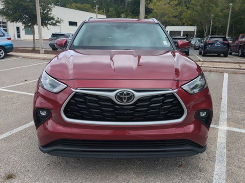 Used 2023 Toyota Highlander XLE image 9