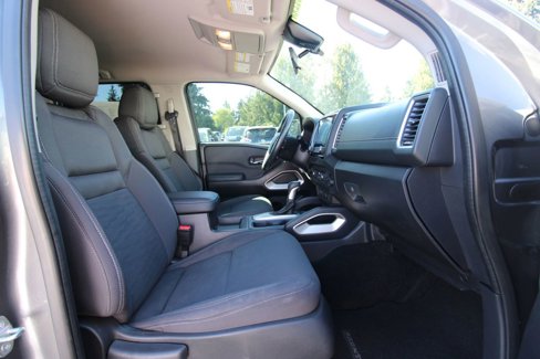 Used 2022 Nissan Frontier SV image 19