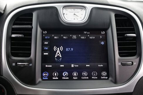 Used 2019 Chrysler 300 Limited image 35