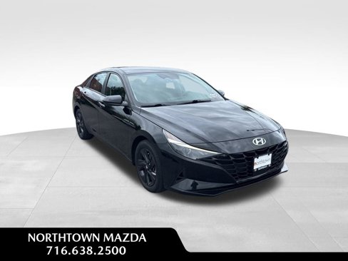 Used 2023 Hyundai Elantra SEL image 1