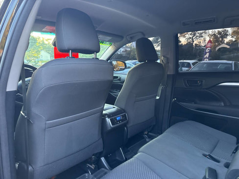 Used 2018 Toyota Highlander AWD V6 image 13