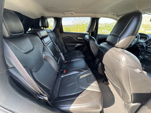 Used 2019 Jeep Cherokee Limited w/ Trailer Tow Group image 10