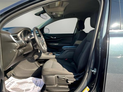 Used 2020 GMC Acadia SLE image 10