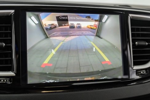 Used 2022 Chrysler Pacifica Touring-L image 19
