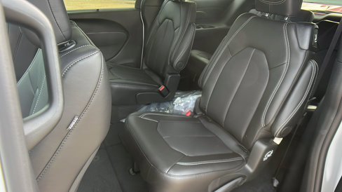 New 2026 Chrysler Voyager LX image 20