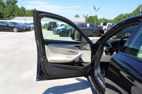 Used 2018 BMW M550i xDrive image 43