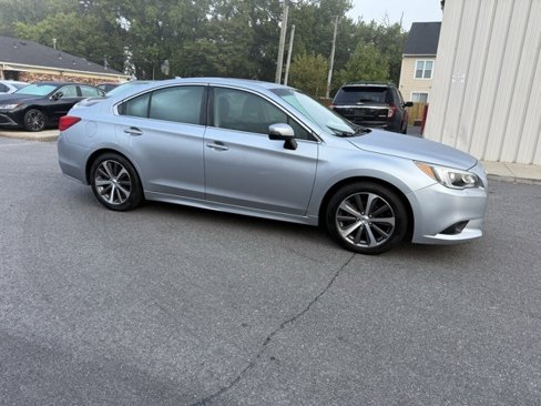 Used 2017 Subaru Legacy 2.5i Limited image 2