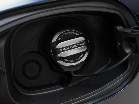 Certified 2025 Porsche Cayenne Turbo GT image 25