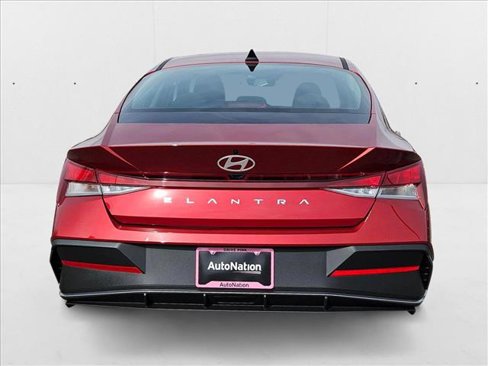 New 2025 Hyundai Elantra SE image 8