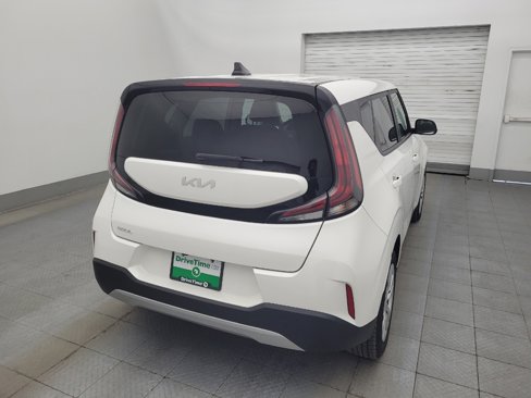 Used 2023 Kia Soul LX image 7
