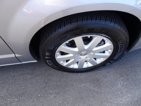 Used 2016 Chrysler Town & Country Touring image 11