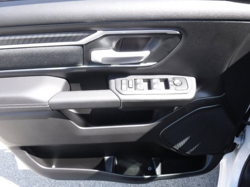 New 2026 RAM 1500 4x4 Crew Cab image 17
