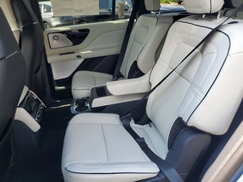 New 2025 Lincoln Aviator Black Label w/ Jet Appearance Package image 27