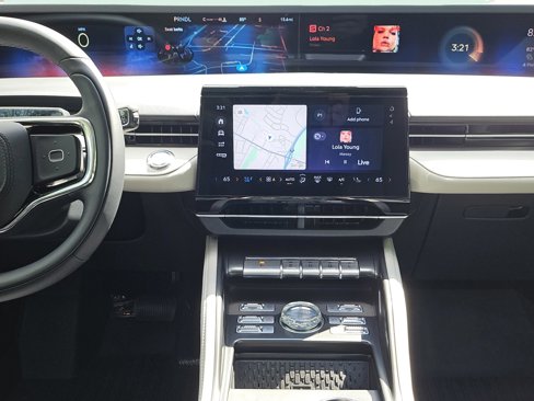New 2025 Lincoln Nautilus Premier w/ Equipment Group 102A image 22