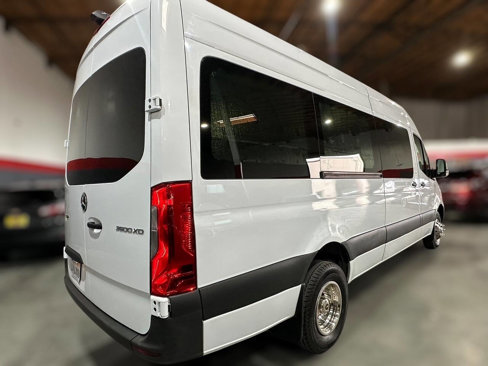 Used 2021 Mercedes-Benz Sprinter 3500 w/ Swivel Seat Package image 6