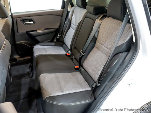 Used 2023 Nissan Rogue SV image 16