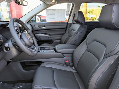 New 2025 Nissan Pathfinder Platinum image 10