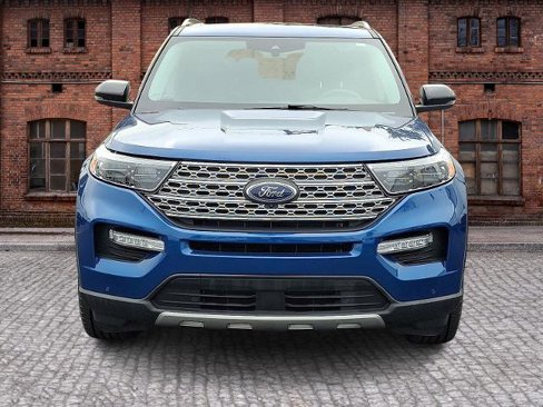 Certified 2022 Ford Explorer Limited w/ Equipment Group 301A image 2