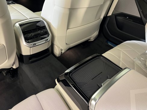 New 2026 BMW 740i w/ Executive Package image 34