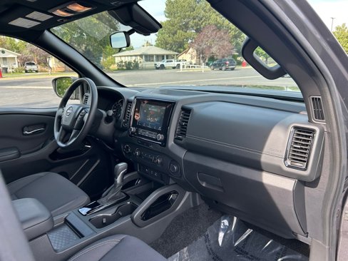 Used 2023 Nissan Frontier SV w/ Midnight Edition Package image 27