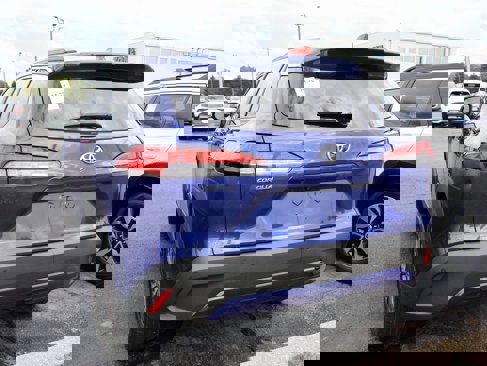 Used 2023 Toyota Corolla Cross XLE image 16
