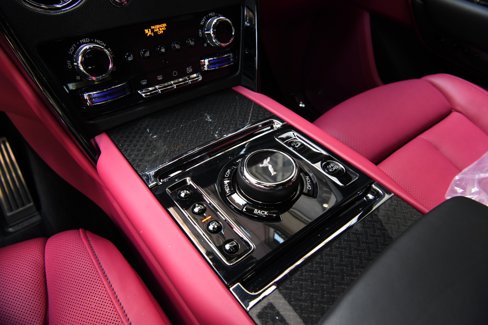 Used 2023 Rolls-Royce Cullinan Black Badge w/ Driver's Package image 19