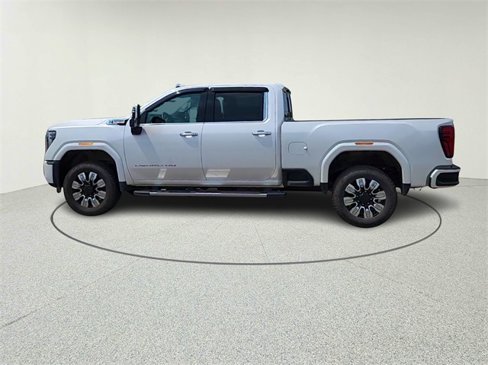 Used 2024 GMC Sierra 3500 Denali w/ Technology Package image 6