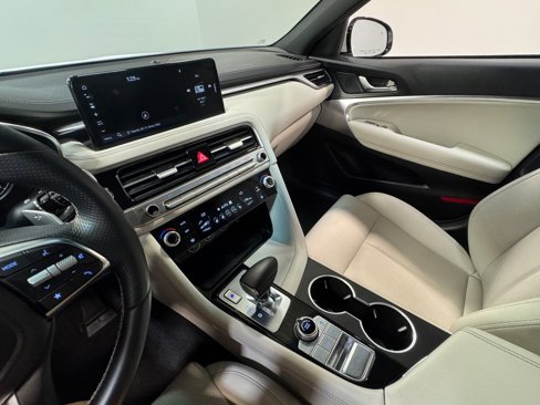 Used 2025 Genesis G70 2.5T image 85