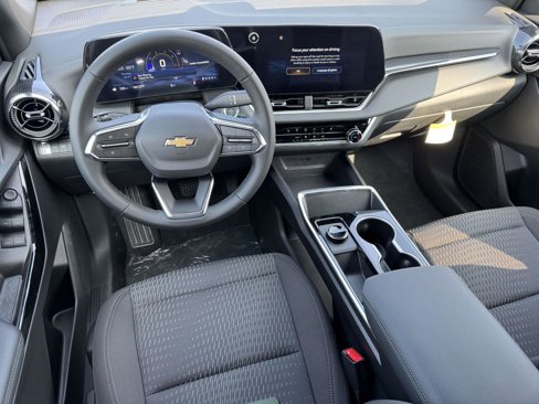 New 2026 Chevrolet Equinox LT w/ Safety and Technology Package image 2