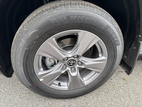 New 2025 Toyota RAV4 XLE image 3