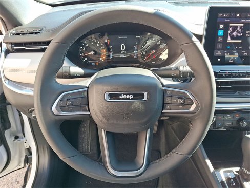 Used 2024 Jeep Compass Limited image 16