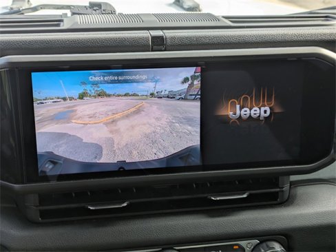 Used 2024 Jeep Gladiator Sport image 20