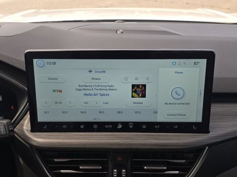 Used 2025 Ford Escape Platinum w/ Premium Technology Package image 34