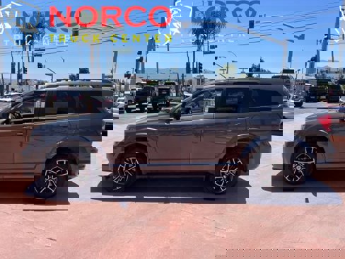 Used 2018 Dodge Journey SE w/ Popular Equipment Group image 5